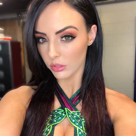 TIL that Peyton Royce has pinned all four members of the。